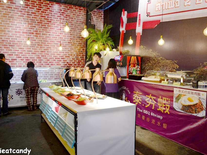 台中美食_泰夯蝦-正宗曼谷流水蝦│隱藏在龍富夜市的泰國蝦吃到飽！滿滿蝦子吃到過癮~ - 愛伊特candy的分享樂園