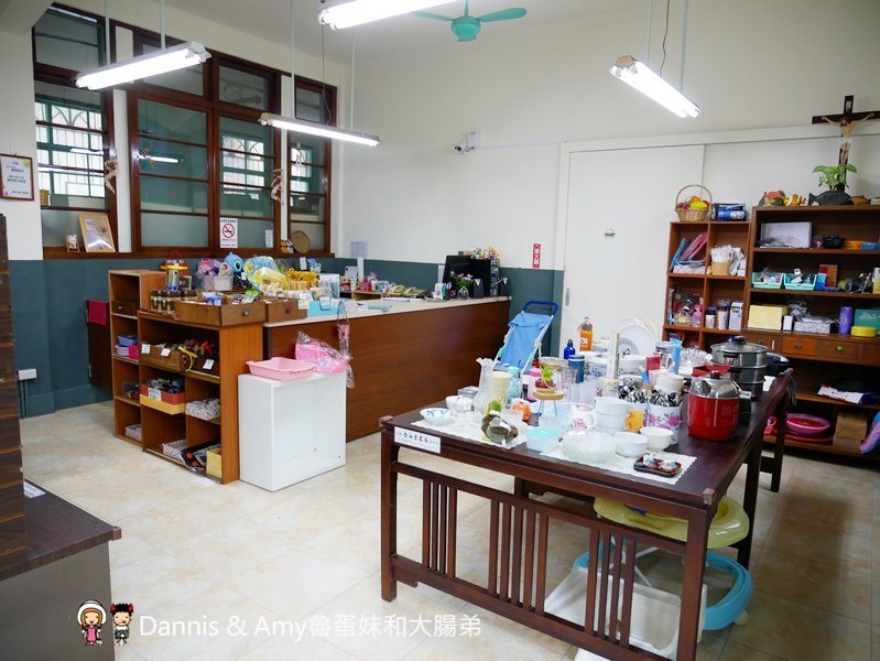 《新竹隱藏版庭園餐廳》聖母園義式餐坊x九零二小舖。隱身光復路巷弄的私密景點新竹美食。親子友善遊戲空間︱(影片)