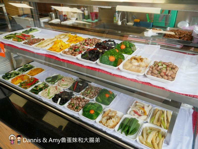 《新竹竹北美食》家禾手作麵食館-縣政店。手作麵食水餃牛肉麵。紅油抄手。芋香油飯選擇豐富多樣化。免費停車場︱(影片) 《新竹竹北美食》家禾手作麵食館-縣政店。手作麵食水餃牛肉麵。紅油抄手。芋香油飯選擇豐富多樣化。免費停車場︱(影片)