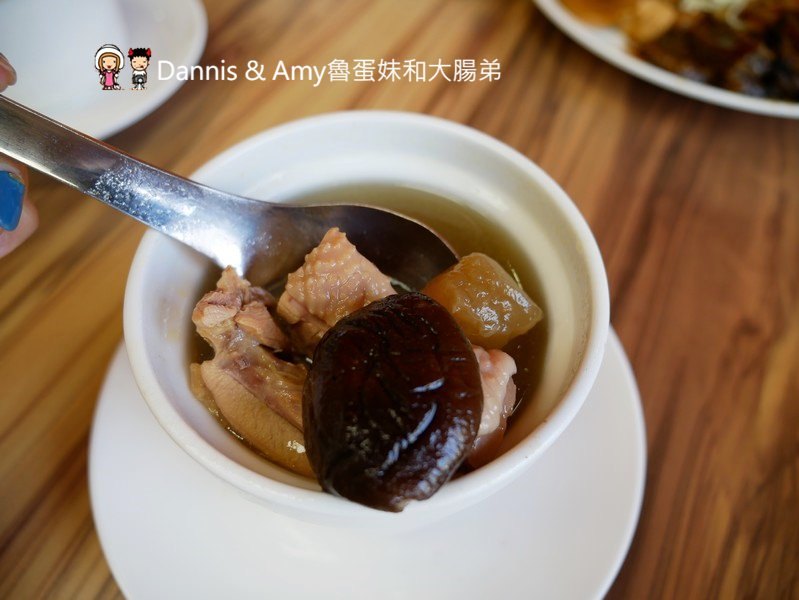 《新竹竹北美食》家禾手作麵食館-縣政店。手作麵食水餃牛肉麵。紅油抄手。芋香油飯選擇豐富多樣化。免費停車場︱(影片) 《新竹竹北美食》家禾手作麵食館-縣政店。手作麵食水餃牛肉麵。紅油抄手。芋香油飯選擇豐富多樣化。免費停車場︱(影片)