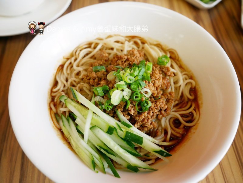 《新竹竹北美食》家禾手作麵食館-縣政店。手作麵食水餃牛肉麵。紅油抄手。芋香油飯選擇豐富多樣化。免費停車場︱(影片) 《新竹竹北美食》家禾手作麵食館-縣政店。手作麵食水餃牛肉麵。紅油抄手。芋香油飯選擇豐富多樣化。免費停車場︱(影片)
