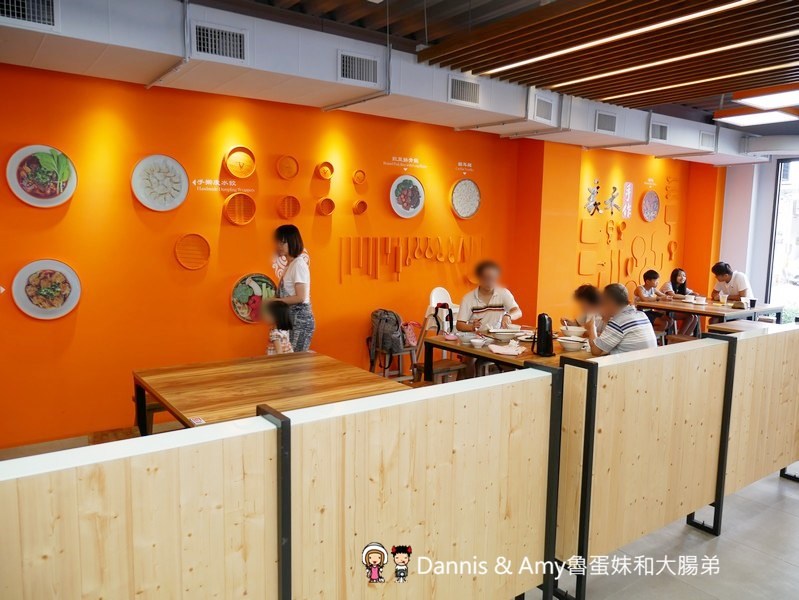 《新竹竹北美食》家禾手作麵食館-縣政店。手作麵食水餃牛肉麵。紅油抄手。芋香油飯選擇豐富多樣化。免費停車場︱(影片) 《新竹竹北美食》家禾手作麵食館-縣政店。手作麵食水餃牛肉麵。紅油抄手。芋香油飯選擇豐富多樣化。免費停車場︱(影片)