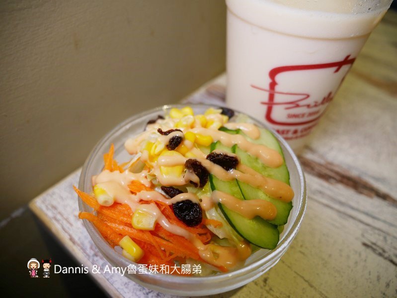 《新竹龍山社區早餐》米樂晨食館-竹科店。不只賣早餐、早午餐。晚上還有平價牛排新選擇︱COSTCO好市多附近（影片）