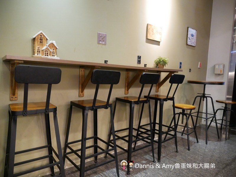 《新竹龍山社區早餐》米樂晨食館-竹科店。不只賣早餐、早午餐。晚上還有平價牛排新選擇︱COSTCO好市多附近（影片）