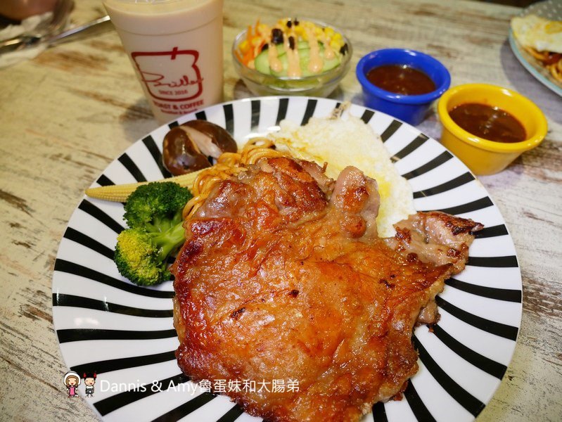 《新竹龍山社區早餐》米樂晨食館-竹科店。不只賣早餐、早午餐。晚上還有平價牛排新選擇︱COSTCO好市多附近（影片）