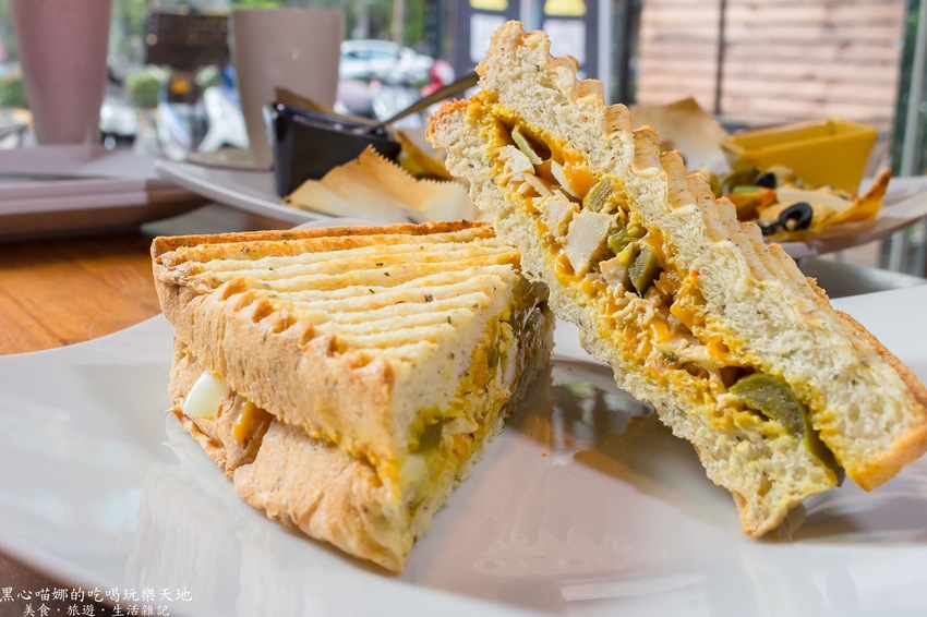 高雄鳳山︱Pizza Rock搖滾披薩　放假，就該慵懶的到披薩店，吃頓豐富營養義式早午餐！！（鳳山文衡店）