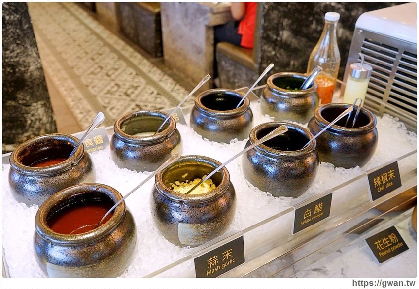 泰丘了！泰國蝦出現在火鍋店，還有泰奶冰沙和泰國香米吃到飽～