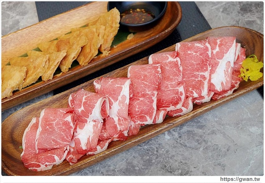 泰丘了！泰國蝦出現在火鍋店，還有泰奶冰沙和泰國香米吃到飽～