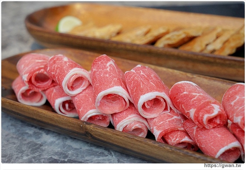 泰丘了！泰國蝦出現在火鍋店，還有泰奶冰沙和泰國香米吃到飽～