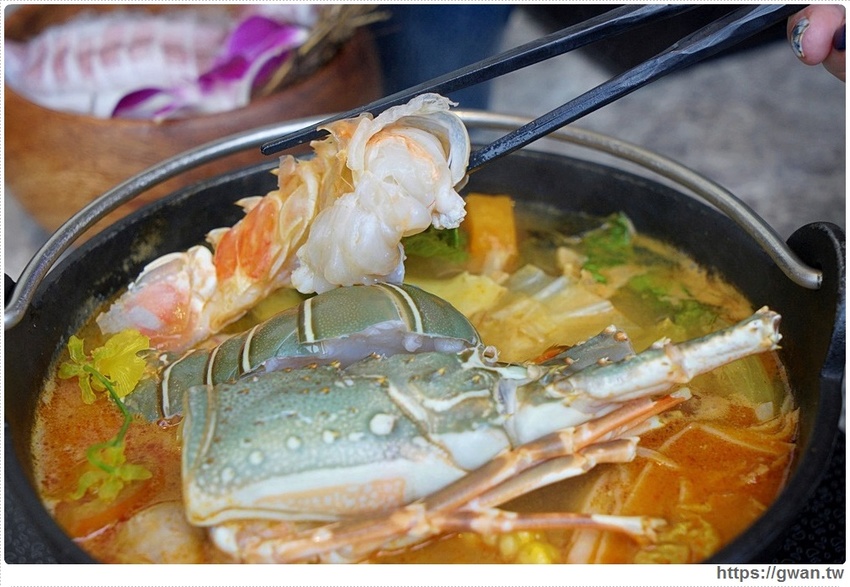 泰丘了！泰國蝦出現在火鍋店，還有泰奶冰沙和泰國香米吃到飽～