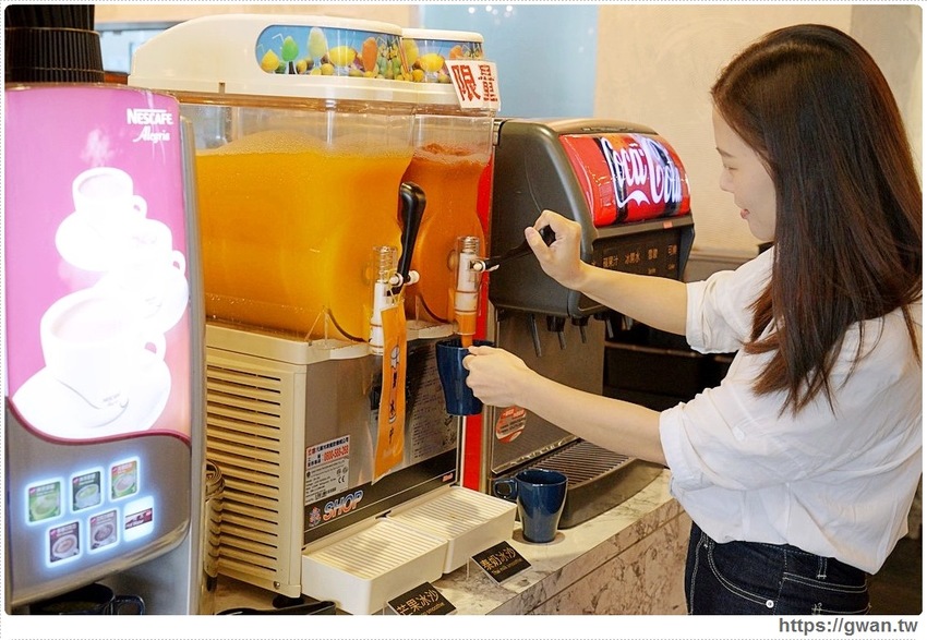 泰丘了！泰國蝦出現在火鍋店，還有泰奶冰沙和泰國香米吃到飽～