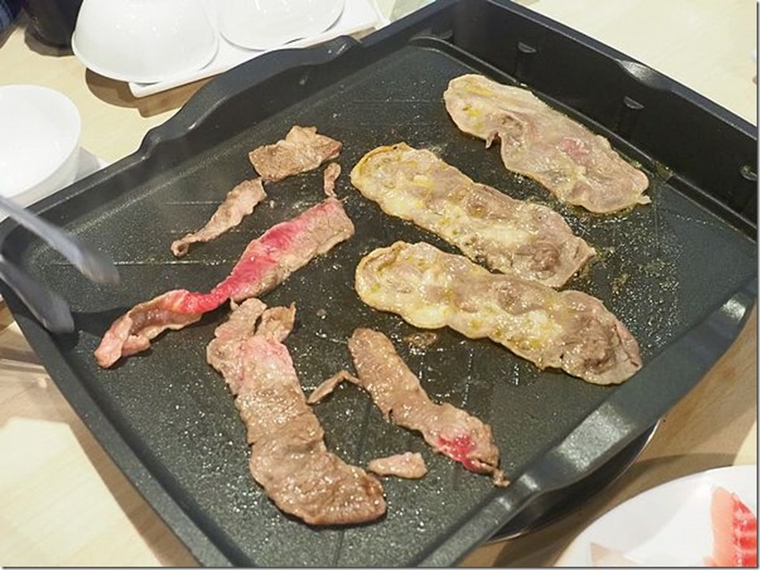 桃園中壢美食-泰多蝦流水道夾蝦場-北部第一家新鮮泰國蝦吃到飽,愛吃蝦子的快來! @民宿女王芽月-美食.旅遊.全台趴趴走