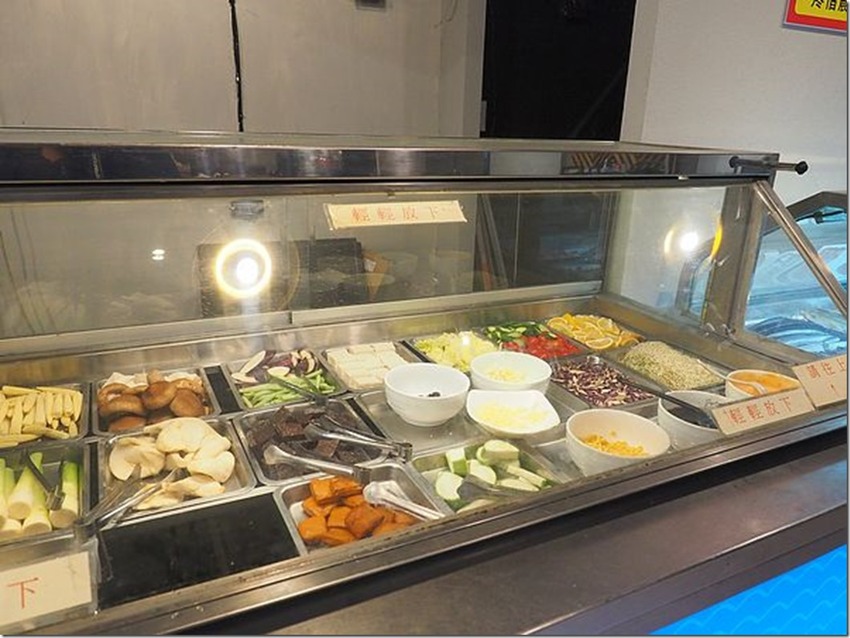 桃園中壢美食-泰多蝦流水道夾蝦場-北部第一家新鮮泰國蝦吃到飽,愛吃蝦子的快來! @民宿女王芽月-美食.旅遊.全台趴趴走