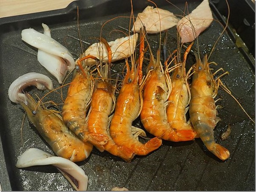 桃園中壢美食-泰多蝦流水道夾蝦場-北部第一家新鮮泰國蝦吃到飽,愛吃蝦子的快來! @民宿女王芽月-美食.旅遊.全台趴趴走