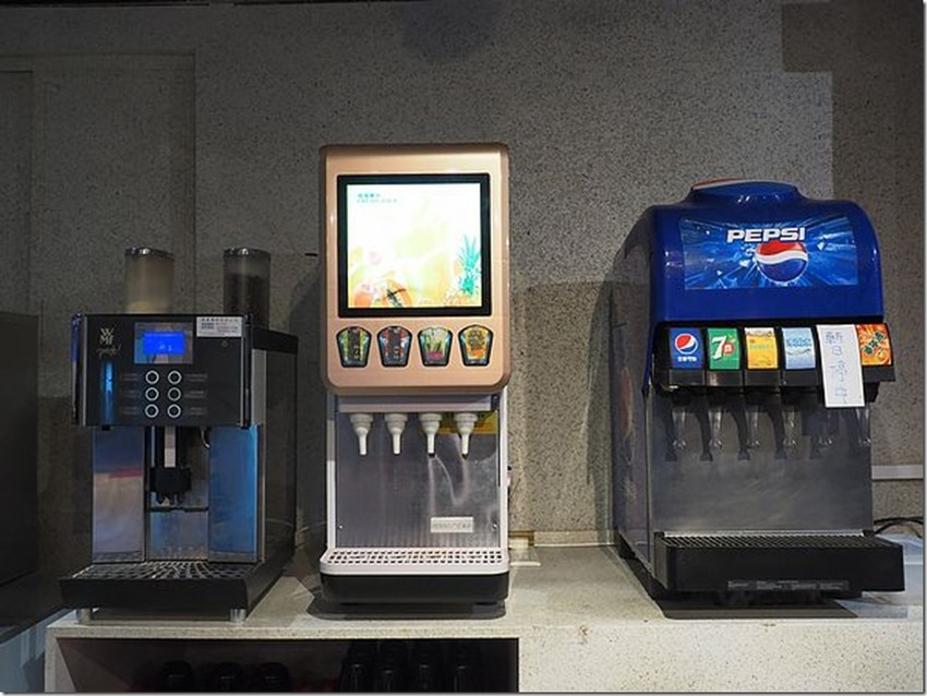 桃園中壢美食-泰多蝦流水道夾蝦場-北部第一家新鮮泰國蝦吃到飽,愛吃蝦子的快來! @民宿女王芽月-美食.旅遊.全台趴趴走