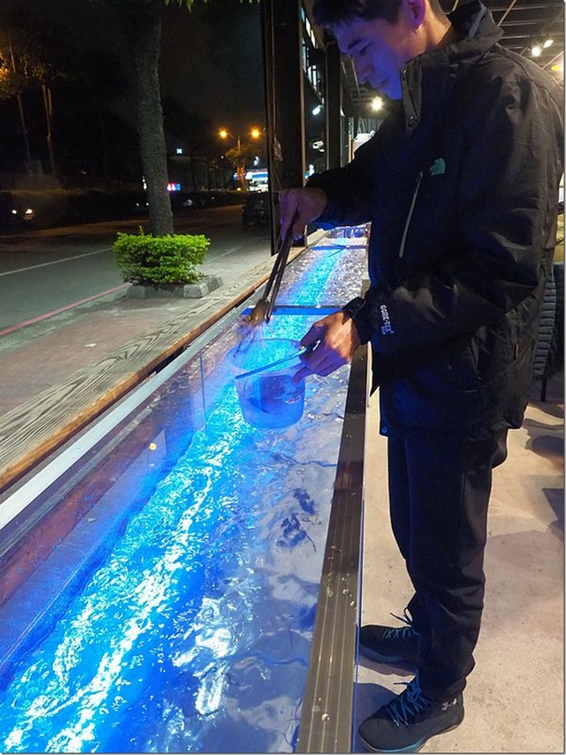 桃園中壢美食-泰多蝦流水道夾蝦場-北部第一家新鮮泰國蝦吃到飽,愛吃蝦子的快來! @民宿女王芽月-美食.旅遊.全台趴趴走