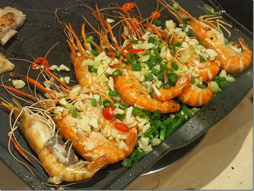 桃園中壢美食-泰多蝦流水道夾蝦場-北部第一家新鮮泰國蝦吃到飽,愛吃蝦子的快來! @民宿女王芽月-美食.旅遊.全台趴趴走