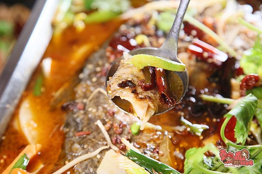 【台南美食】免出國！讓你直接在台南可以吃到純正重慶烤魚料理：小魚兒重慶碳烤烤魚 - 熱血玩台南。跳躍新世界