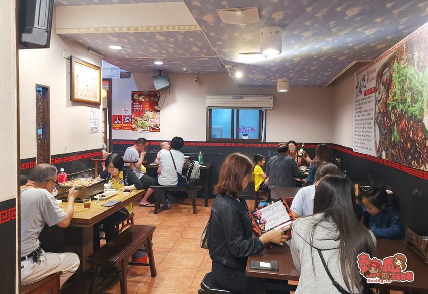 【台南美食】免出國！讓你直接在台南可以吃到純正重慶烤魚料理：小魚兒重慶碳烤烤魚 - 熱血玩台南。跳躍新世界