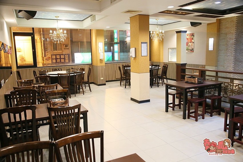 【台南美食】免出國！讓你直接在台南可以吃到純正重慶烤魚料理：小魚兒重慶碳烤烤魚 - 熱血玩台南。跳躍新世界