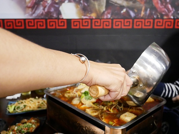 小魚兒重慶碳烤烤魚:小魚兒重慶碳烤烤魚-台南烤魚 超道地重慶辣魚 不用遠征也能品嘗到經典味