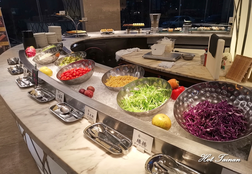 【高雄美食】駁二藝術特區旁的精緻排餐料理，Buffet398元起就可以吃到飽：城市商旅真愛館魅麗海餐廳 - 熱血玩台南。跳躍新世界