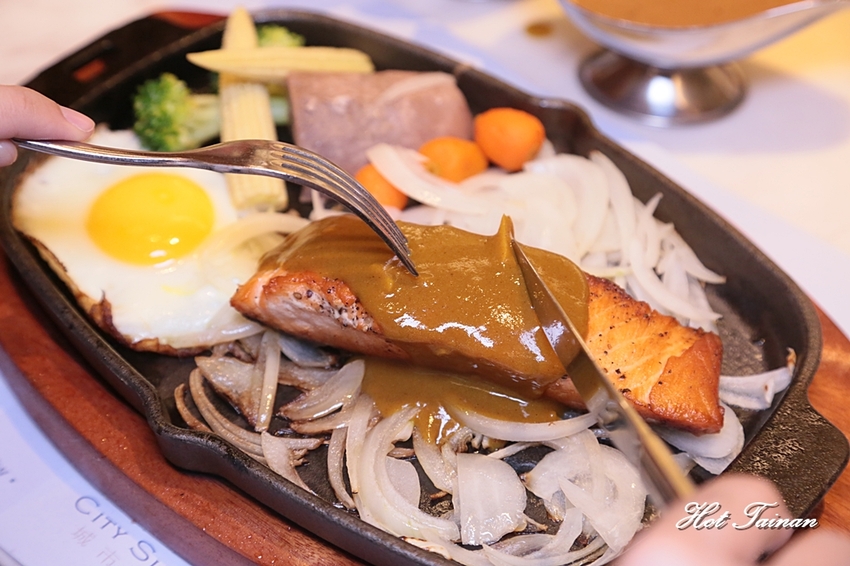 【高雄美食】駁二藝術特區旁的精緻排餐料理，Buffet398元起就可以吃到飽：城市商旅真愛館魅麗海餐廳 - 熱血玩台南。跳躍新世界