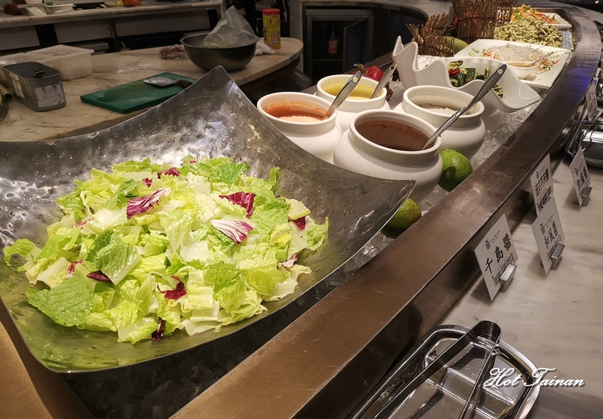 【高雄美食】駁二藝術特區旁的精緻排餐料理，Buffet398元起就可以吃到飽：城市商旅真愛館魅麗海餐廳 - 熱血玩台南。跳躍新世界