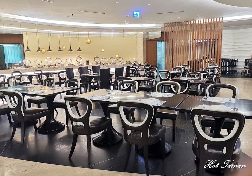 【高雄美食】駁二藝術特區旁的精緻排餐料理，Buffet398元起就可以吃到飽：城市商旅真愛館魅麗海餐廳 - 熱血玩台南。跳躍新世界