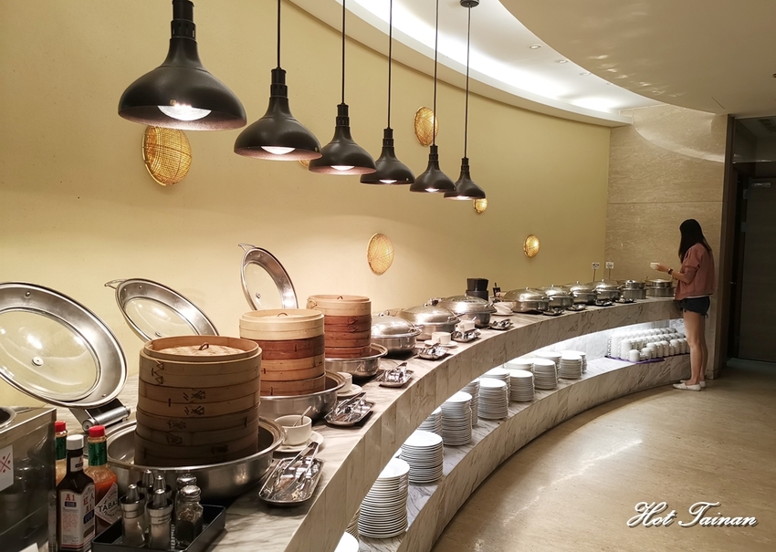 【高雄美食】駁二藝術特區旁的精緻排餐料理，Buffet398元起就可以吃到飽：城市商旅真愛館魅麗海餐廳 - 熱血玩台南。跳躍新世界