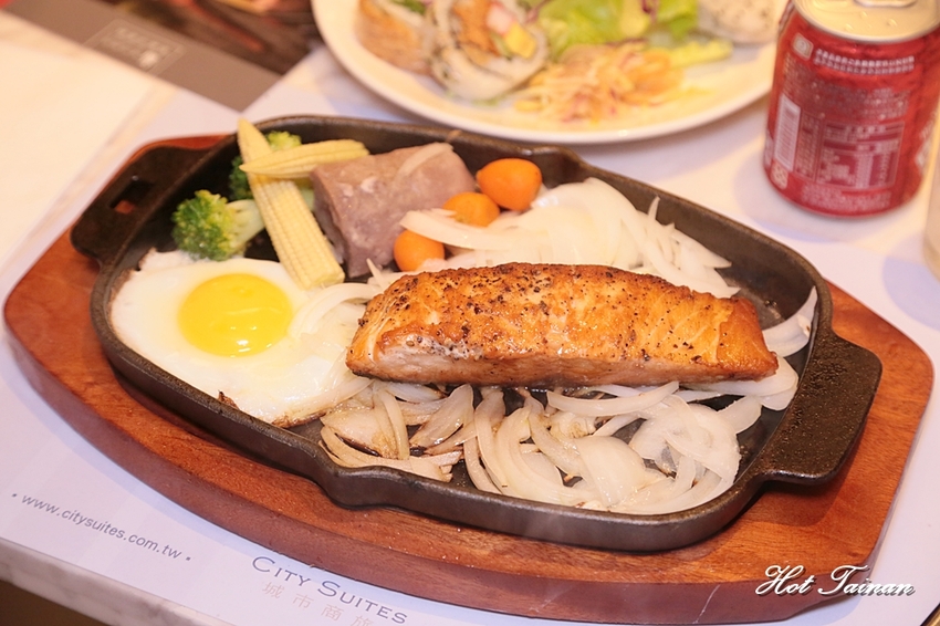 【高雄美食】駁二藝術特區旁的精緻排餐料理，Buffet398元起就可以吃到飽：城市商旅真愛館魅麗海餐廳 - 熱血玩台南。跳躍新世界