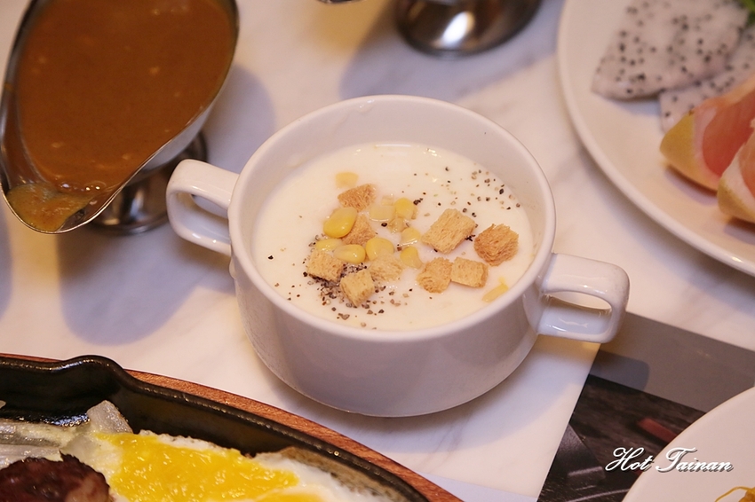 【高雄美食】駁二藝術特區旁的精緻排餐料理，Buffet398元起就可以吃到飽：城市商旅真愛館魅麗海餐廳 - 熱血玩台南。跳躍新世界