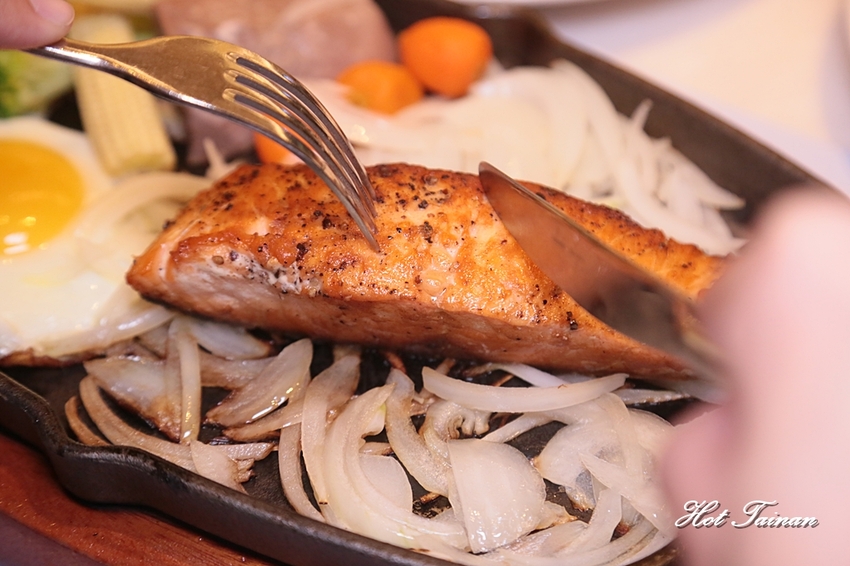 【高雄美食】駁二藝術特區旁的精緻排餐料理，Buffet398元起就可以吃到飽：城市商旅真愛館魅麗海餐廳 - 熱血玩台南。跳躍新世界