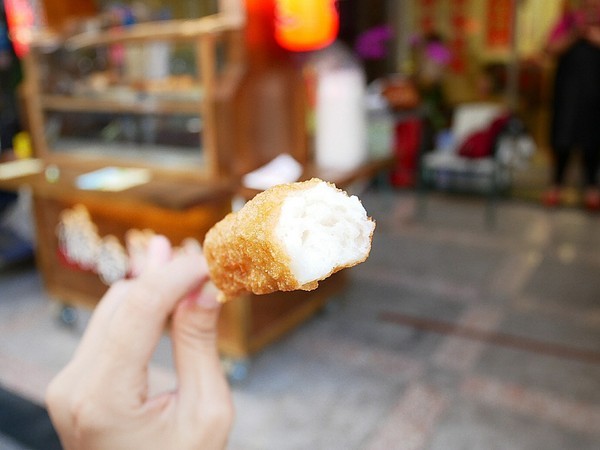 呷呷叫旗魚黑輪-大敦總店:呷呷叫旗魚黑輪(大敦總店)-金黃酥脆其魚黑輪 選用屏東旗魚漿 真材實料吃得出 多層次口感超美味