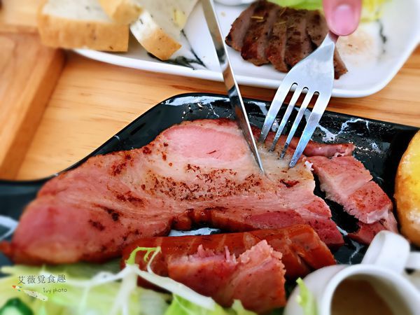 肉窩咖啡 zoo woo