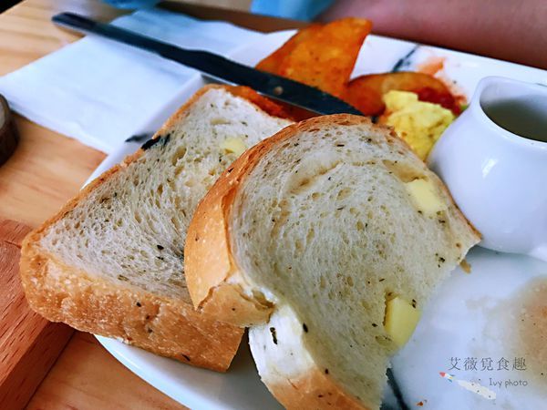 肉窩咖啡 zoo woo