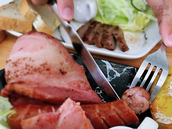 肉窩咖啡 zoo woo