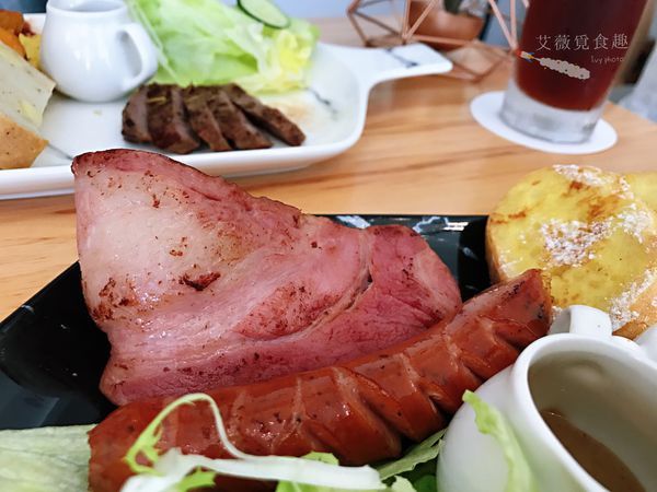 肉窩咖啡 zoo woo