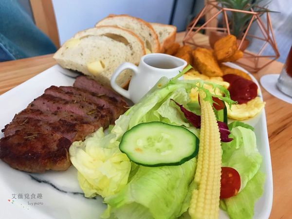 肉窩咖啡 zoo woo