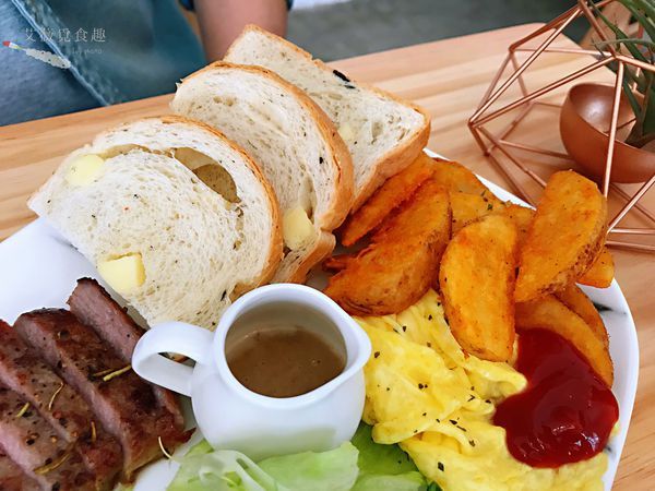 肉窩咖啡 zoo woo