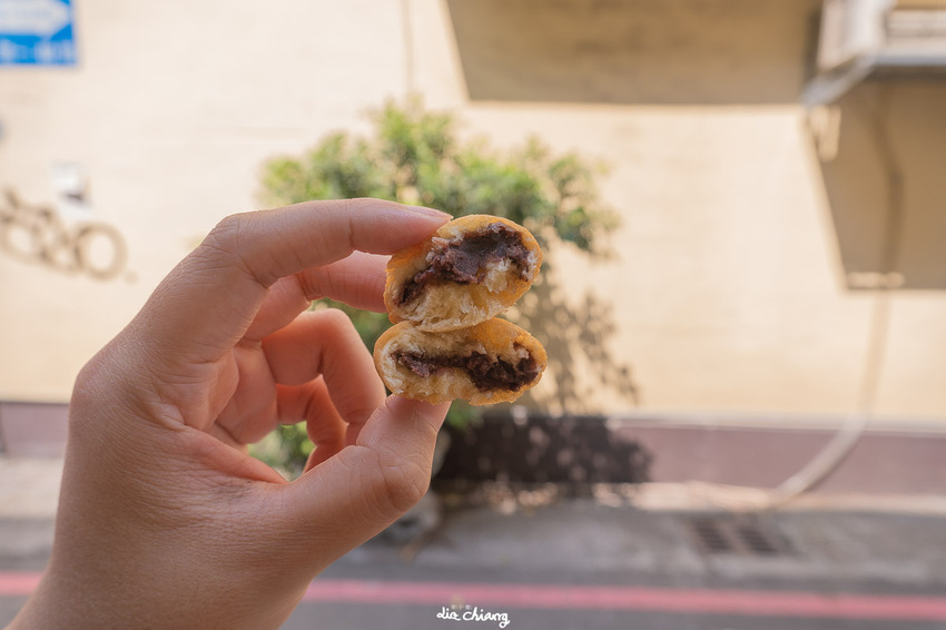 台中市中區古早味點心，紅豆炸饅頭5元就能吃到的點心，天天饅頭