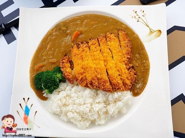 桃園中壢美食-桃猿食堂-獨特的Lamigo棒球主題餐廳,球迷們high翻天,拉麵真的夠味好吃 (邀約) @民宿女王芽月-美食.旅遊.全台趴趴走