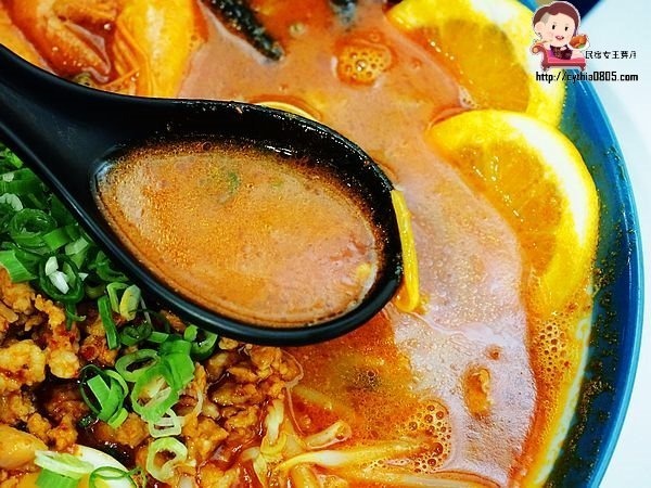 桃園中壢美食-桃猿食堂-獨特的Lamigo棒球主題餐廳,球迷們high翻天,拉麵真的夠味好吃 (邀約) @民宿女王芽月-美食.旅遊.全台趴趴走