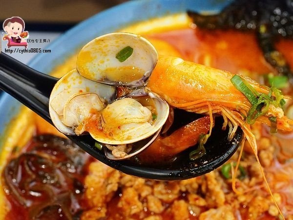 桃園中壢美食-桃猿食堂-獨特的Lamigo棒球主題餐廳,球迷們high翻天,拉麵真的夠味好吃 (邀約) @民宿女王芽月-美食.旅遊.全台趴趴走