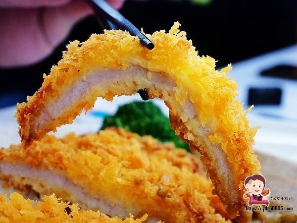 桃園中壢美食-桃猿食堂-獨特的Lamigo棒球主題餐廳,球迷們high翻天,拉麵真的夠味好吃 (邀約) @民宿女王芽月-美食.旅遊.全台趴趴走