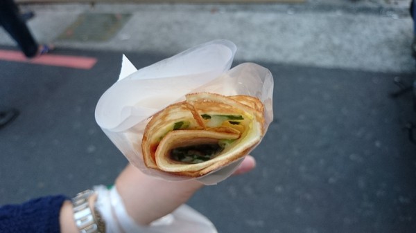 明倫蛋餅(黎明店)：台中~明倫蛋餅(黎明店)~銅板排隊美食~