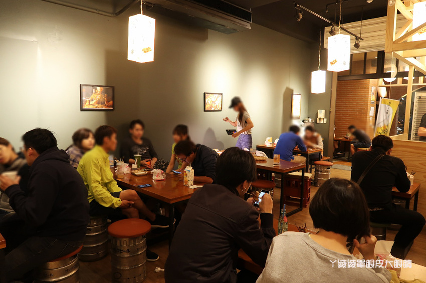 新竹平價串燒!來自嘉義的燃手串新竹北門店,城隍廟附近美食推薦,營業到凌晨