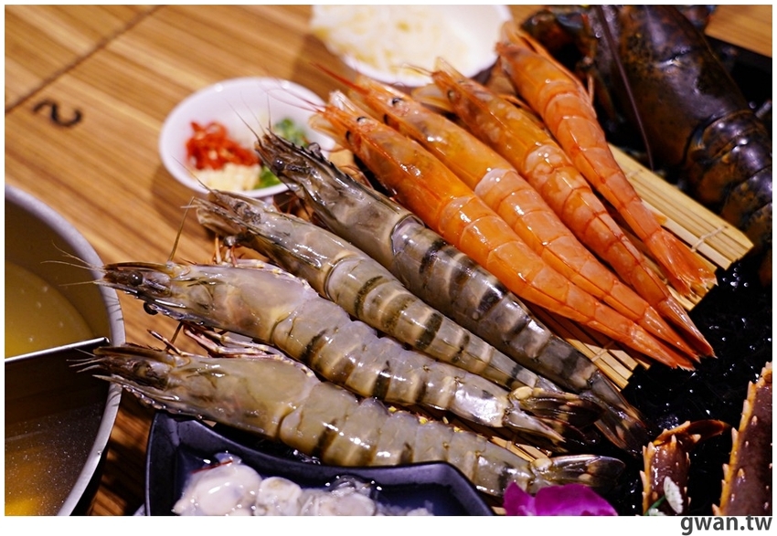 等了一年，台中超便宜的帝王蟹又來啦！不用半價就能吃到整隻帝王蟹，期間限定只有一個月~