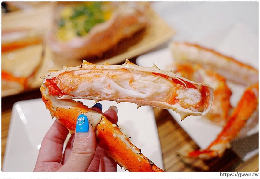 等了一年，台中超便宜的帝王蟹又來啦！不用半價就能吃到整隻帝王蟹，期間限定只有一個月~