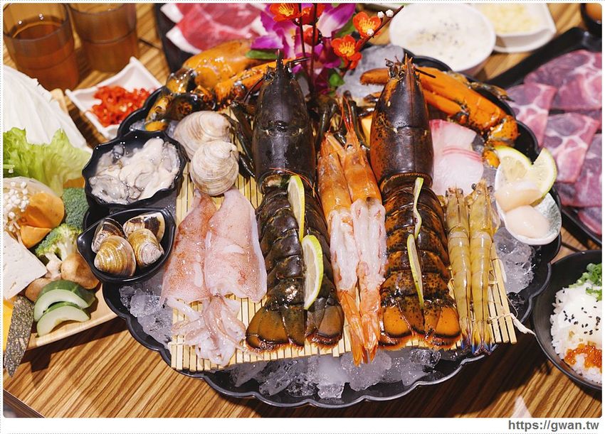 六月龍蝦價格大崩盤！台中最便宜的雙龍套餐，吃一次現賺三百